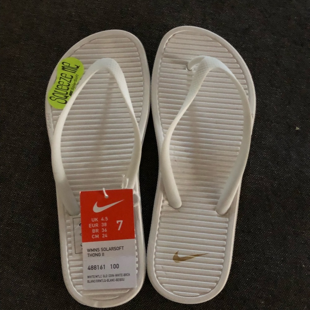 Nike solarsoft thing sandal size 7 NWT